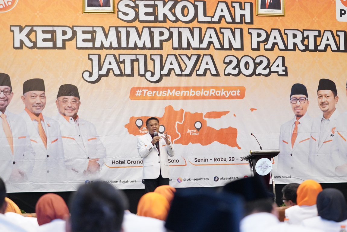 Bekali Legislator PKS se-Jatijaya, Sohibul Iman Tekankan Lima Fungsi Anggota DPRD