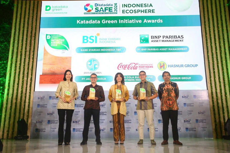 Katadata Insight Center Anugerahkan Katadata ESG Awards kepada 33 Perusahaan