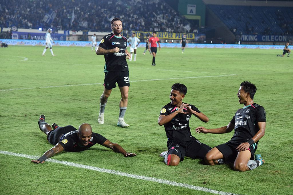 Persib Bandung Raih Kemenangan Telak 4-1 atas PSBS Biak di Laga Pembuka Liga 1 2024/2025