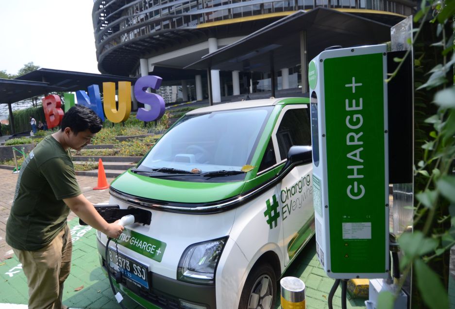 BINUS dan Utomo Chargeplus Promosikan Mobilitas Ramah Lingkungan di Kampus