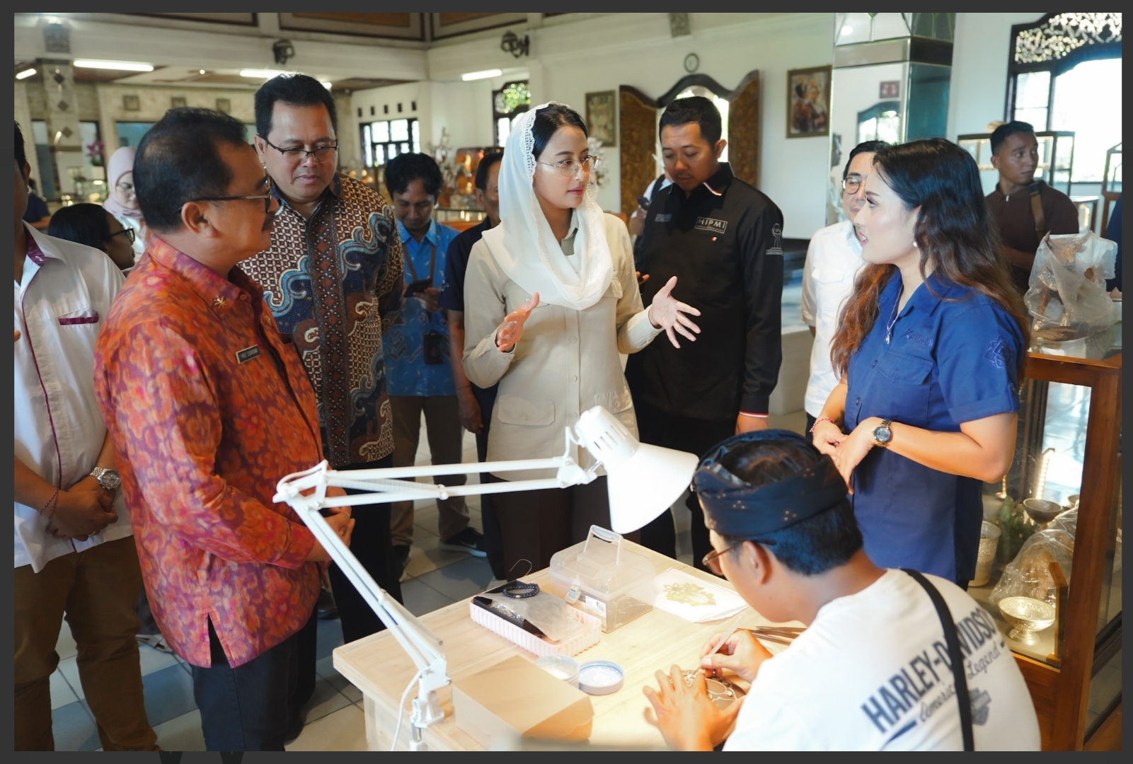 Kunjungi UKM Bali, Wamendag Roro: Tingkatkan Kualitas Produk dan Hubungan Baik dengan Buyer