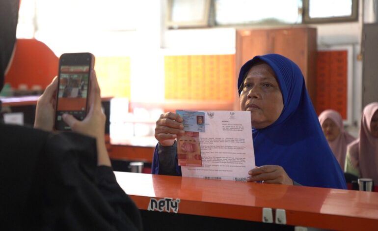 Dalam 7 Hari, PosIND Salurkan Bansos PKH dan Sembako Tahap I di Bekasi Capai 52%