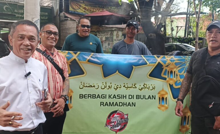 Komunitas Kawanua Legend 2000 Gelar Bakti Sosial, Bagikan Takjil untuk Umat Muslim di Jakarta