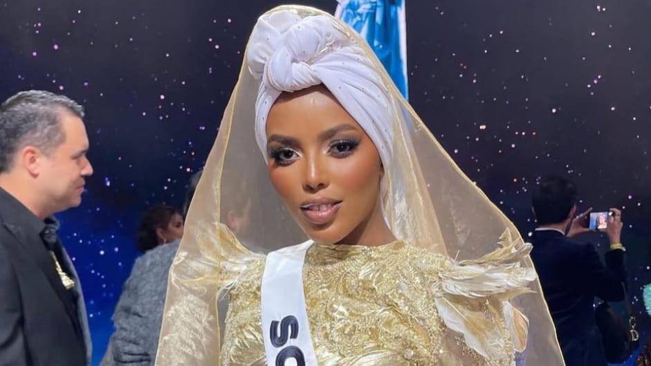 Khadija Omar, Finalis Miss Universe Berhijab Pertama, Putuskan Lepas Hijab