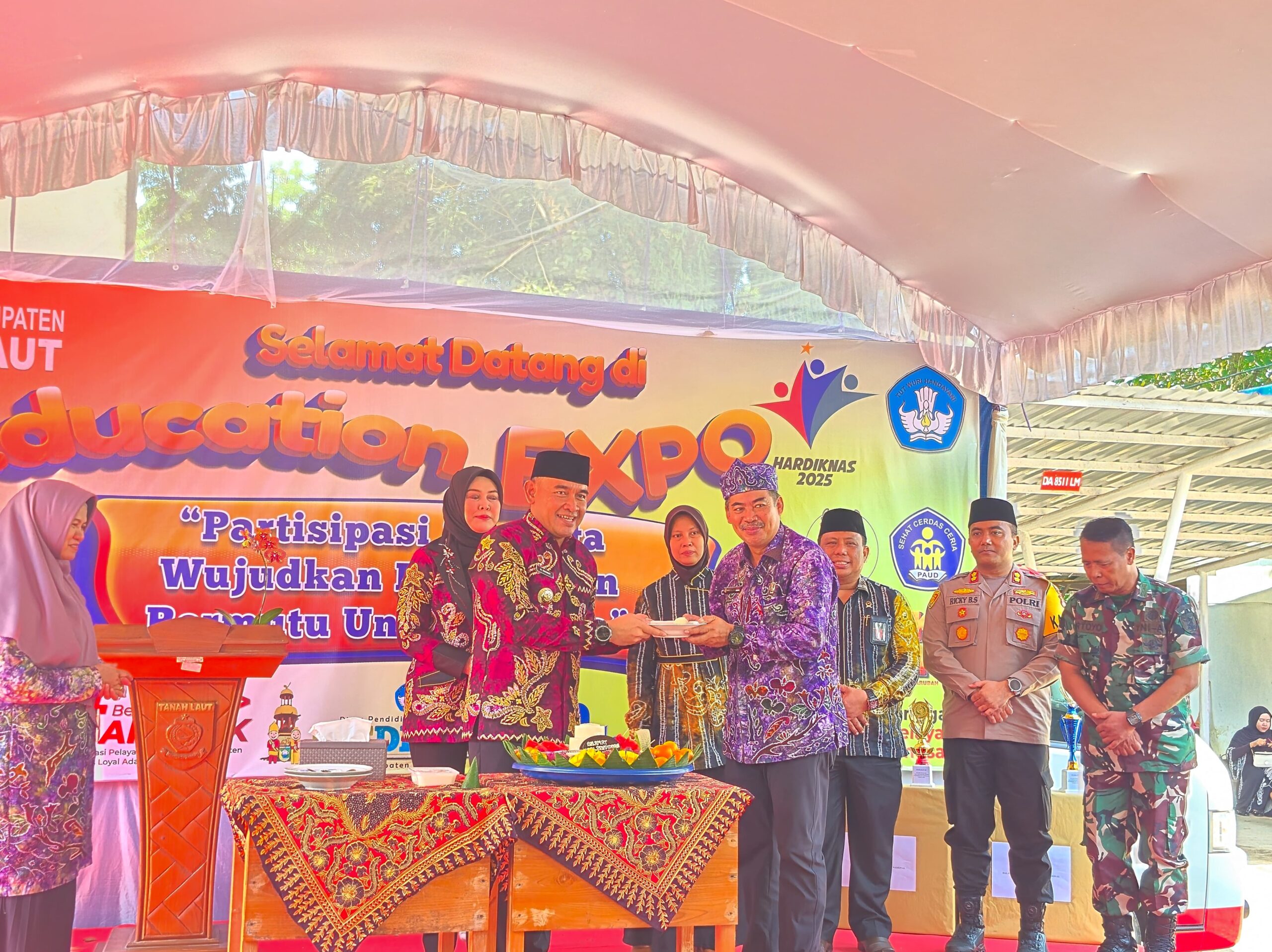 Bupati Tanah Laut Soroti Pentingnya Bahasa Banjar: Jangan Hanya Identik dengan Kekasaran