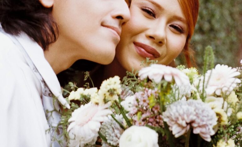 Faishal Tanjung Lamar Nadin Amizah dalam Nuansa Klasik, Usung Tema Retro 80-an