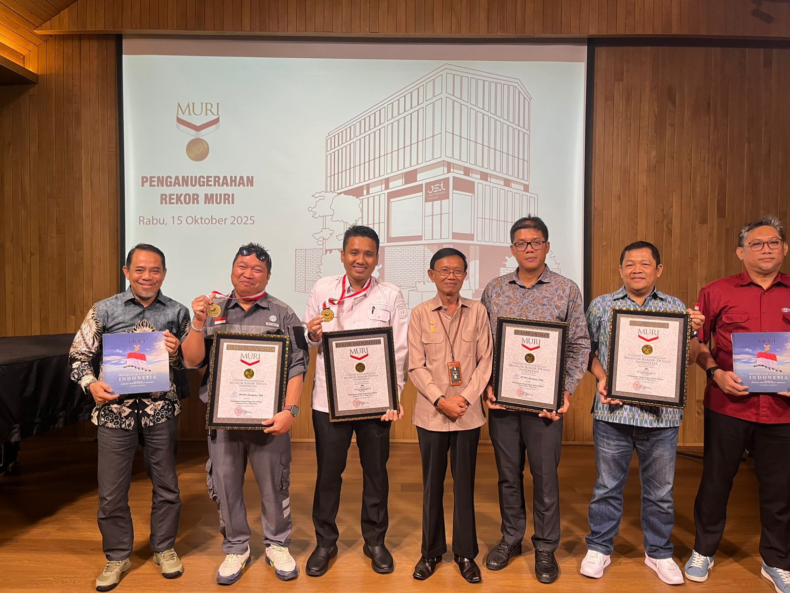 Masjid Raya Baitul Khairaat Raih Dua Rekor MURI, Jadi Simbol Kebanggaan Sulawesi Tengah