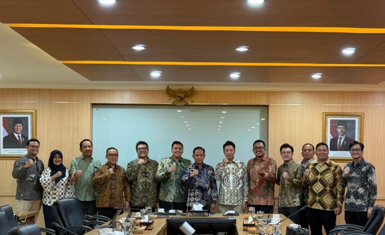 Menteri LH Hanif Faisol dan ICBA Bahas Penguatan Ekosistem Karbon