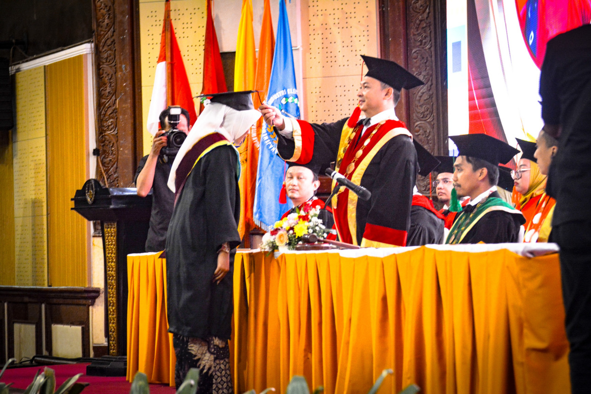 Politeknik APP Jakarta Kukuhkan 431 Lulusan Vokasi, Menperin: Fondasi Indonesia Emas 2045