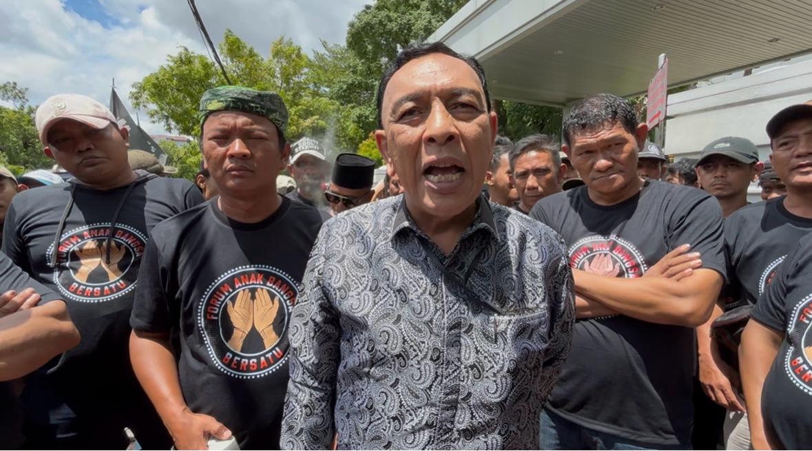 Ratusan Massa Forum Anak Bangsa Bersatu Datangi Mahkamah Agung, Desak Eksekusi Putusan Inkracht