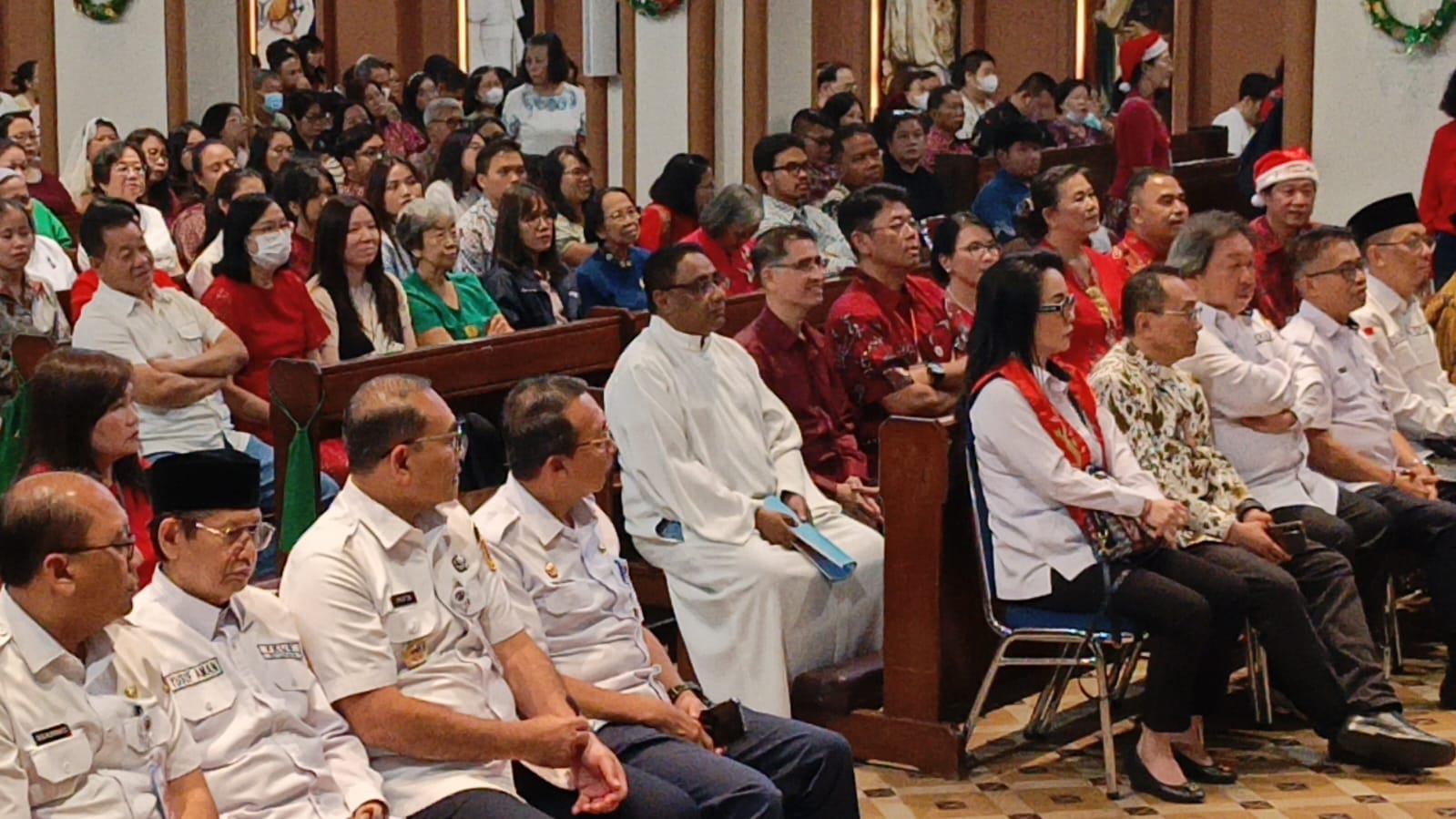 Misa Malam Natal di Paroki Kramat Jakarta Berlangsung Khidmat, Angkat Tema Keluarga dan Kesederhanaan