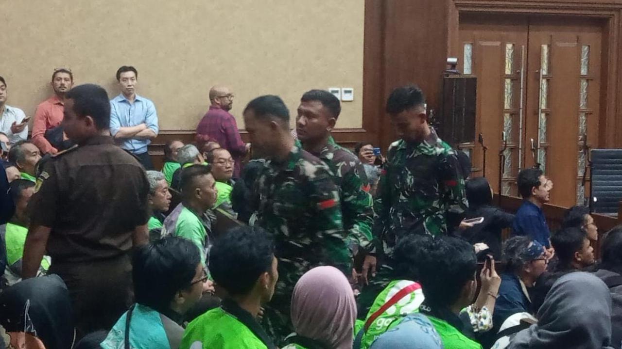 TNI di Sidang Nadiem Makarim Diprotes, Amnesty: Pengadilan Harus Bebas dari Militer