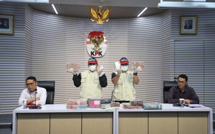 ICW Soroti Lemahnya Pengawasan Daerah Usai OTT Wali Kota Madiun dan Bupati Pati