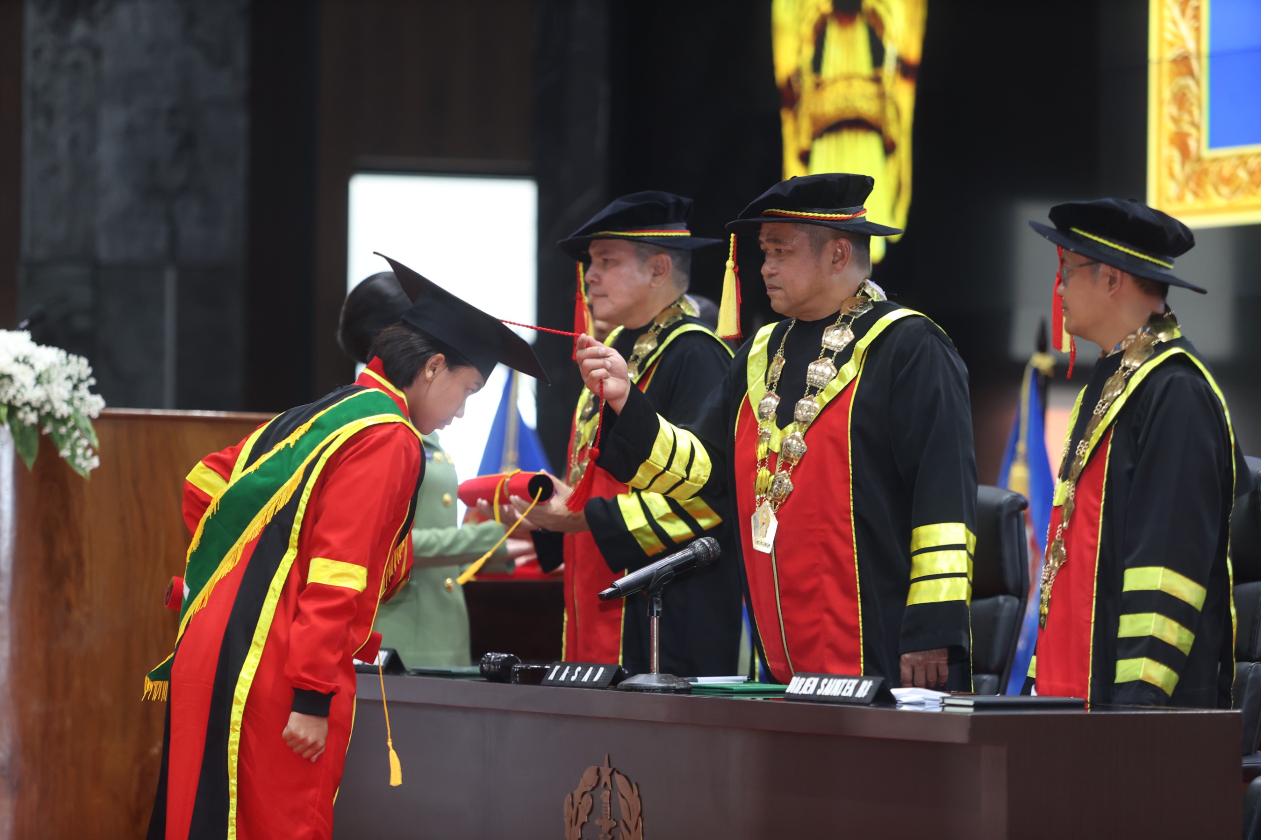Gubernur Akmil Mayjen TNI Rano Tilaar Hadiri Wisuda Sarjana Terapan Pama Akademik 2025 di Mabesad