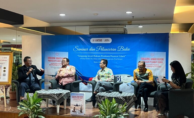 Edukasi Konsumen Penerbangan, Praktisi Hukum Soroti Tanggung Jawab Produsen Pesawat lewat Buku