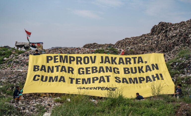 Longsor Sampah di Bantargebang Tewaskan 7 Orang, Greenpeace: Harus Jadi Titik Balik Pengelolaan Sampah Jakarta