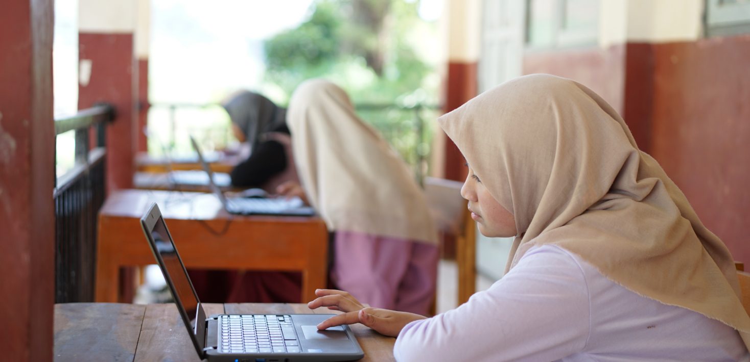 Amnesty: Larangan Media Sosial Tak Sentuh Akar Bahaya Daring bagi Anak