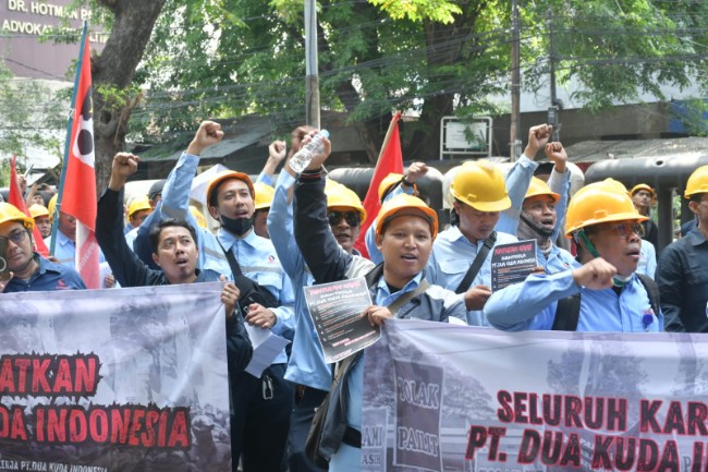 Ribuan Pekerja PT Dua Kuda Indonesia Terancam PHK, Kuasa Hukum Menilai Ada Cacat Dalam Proses Kepailitan