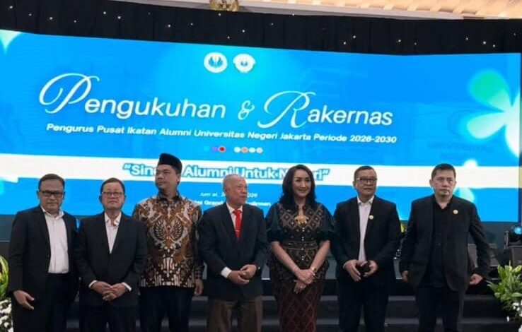Giwo Rubianto Hadiri Pengukuhan dan Rakernas Ikatan Alumni UNJ 2026–2030