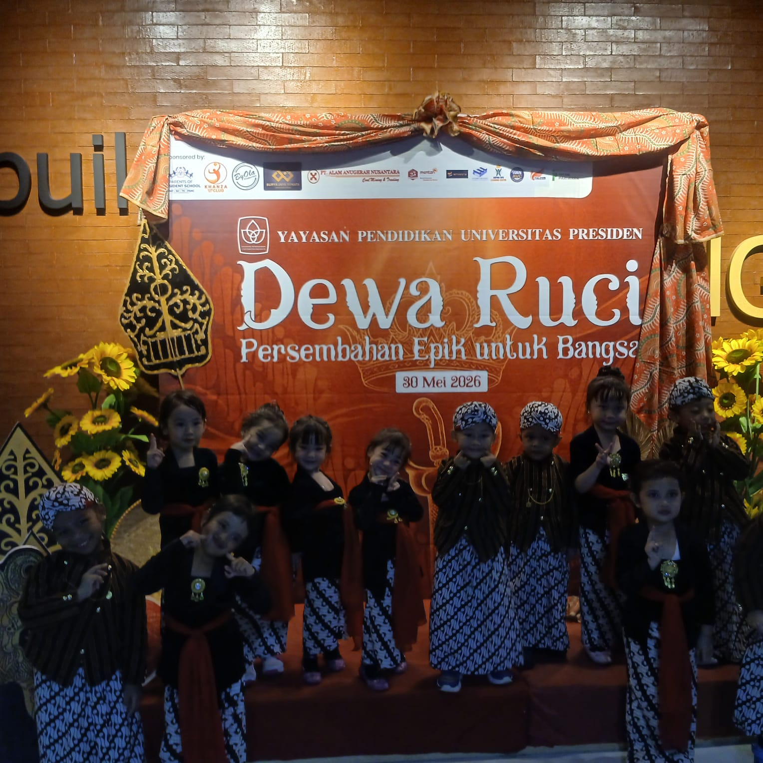 Pagelaran “Dewa Ruci” di SMA Presiden Angkat Nilai Budaya dan Pencarian Jati Diri Generasi Muda