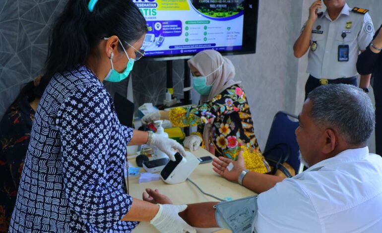Inovasi Imigrasi Belawan Lakukan Cek Kesehatan Gratis Bagi Pengguna Layanan Keimigrasian