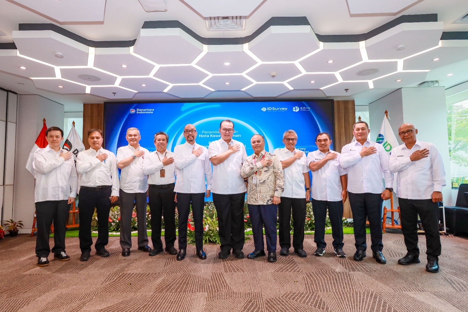 IDSurvey dan BRIN Perkuat Kolaborasi Riset dan Inovasi untuk Mendukung Daya Saing Industri Nasional