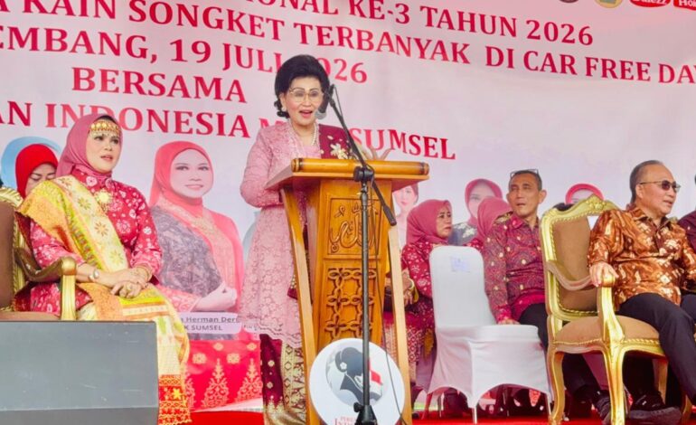 Ribuan Perempuan Berkebaya Pecahkan Rekor MURI di Palembang, KOWANI Ajak Lestarikan Budaya dan Perkuat Ekonomi Kreatif
